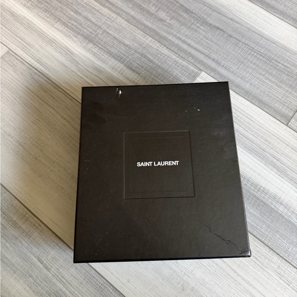 Saint Laurent Cream Patent Leather Pointed-Toe Slingbacks with Black Trim - Picture 7 of 8